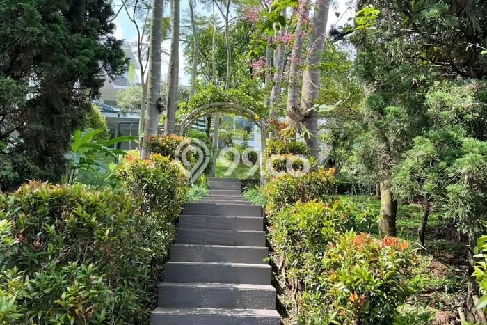Hunian Mewah LB 600m2 Siap Huni Desain Elegan di Dago, Bandung Hunian Mewah LB 600m2 Siap Huni Desain Elegan di Dago, Bandung