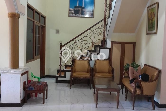 FEATURED! Rumah Nyaman di Buah Batu, Luas 252m² LB 200m² FEATURED! Rumah Nyaman di Buah Batu, Luas 252m² LB 200m²