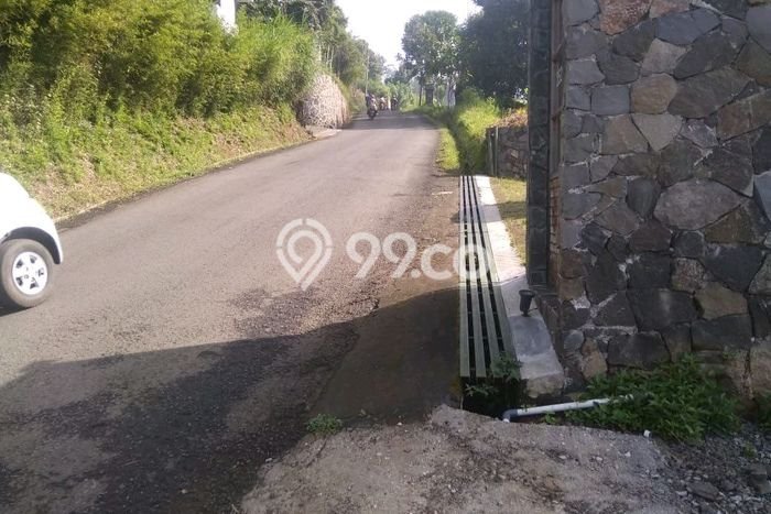 Tanah Dijual Lokasi Coblong, Bandung dengan Luas Tanah 1215m2 dan Status SHM Tanah Dijual Lokasi Coblong, Bandung dengan Luas Tanah 1215m2 dan Status SHM
