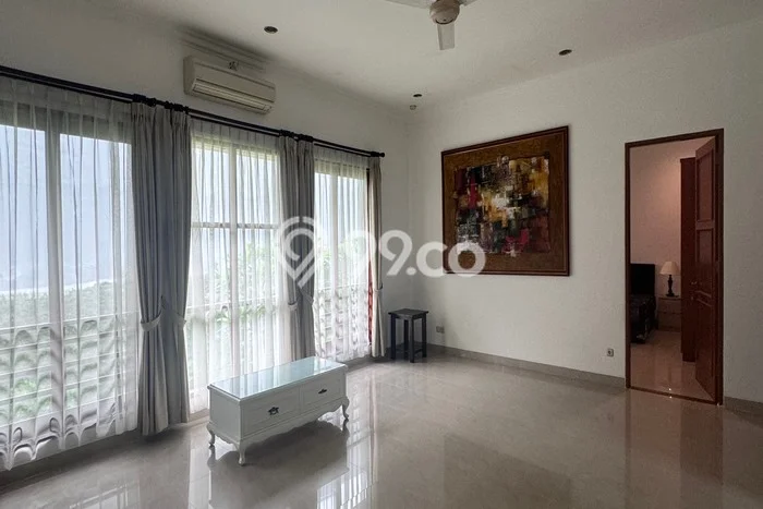 Sewa Rumah Nyaman di Pejaten LT 1300m2 / LB 800m2 Kondisi Bagus Sewa Rumah Nyaman di Pejaten LT 1300m2 / LB 800m2 Kondisi Bagus