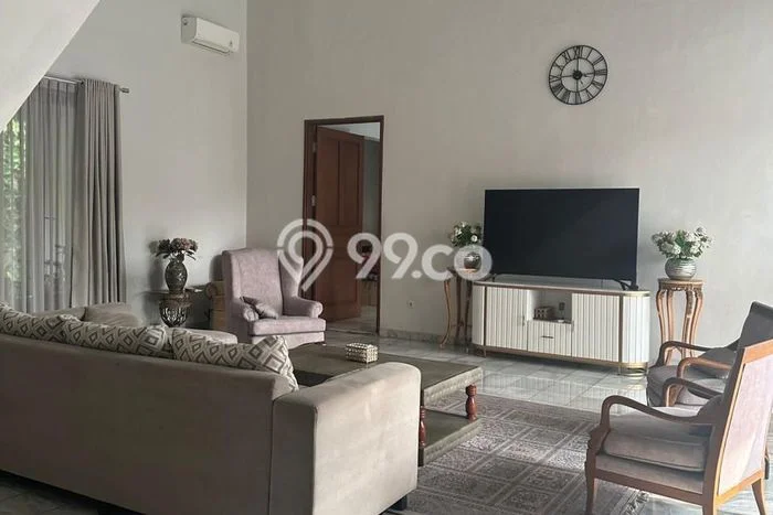 Rumah Bagus Disewakan di Pejaten, Jakarta Selatan LT 1300m2, LB 800m2 Rumah Bagus Disewakan di Pejaten, Jakarta Selatan LT 1300m2, LB 800m2