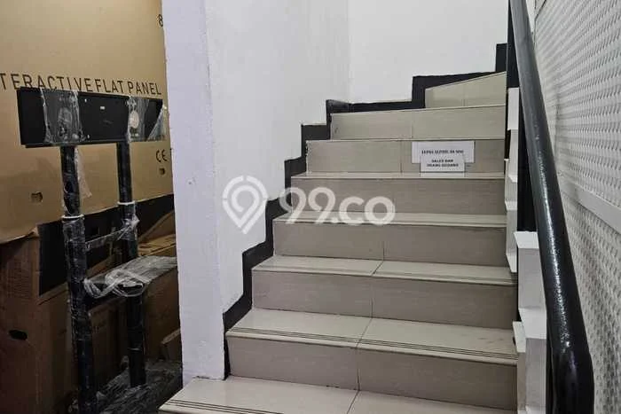 Unit Ruko Disewa Lokasi Kebon Jeruk, Jakarta Barat Spesifikasi Luas Bangunan 300m2 Unit Ruko Disewa Lokasi Kebon Jeruk, Jakarta Barat Spesifikasi Luas Bangunan 300m2