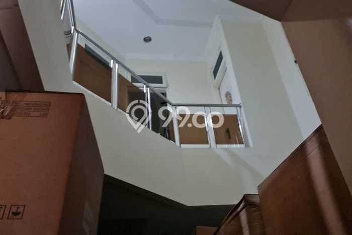Rumah Elit Modern Siap Huni di Intercon Jakarta Barat Rumah Elit Modern Siap Huni di Intercon Jakarta Barat