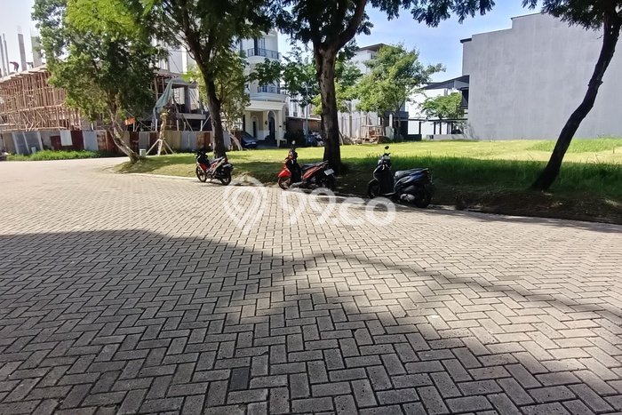 Tanah Dijual Lokasi Strategis di Jakarta Barat dengan Luas 180m2 Tanah Dijual Lokasi Strategis di Jakarta Barat dengan Luas 180m2