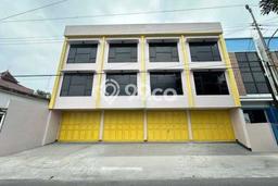 LOKASI STRATEGIS! Ruko di Serengan, Luas 101m², Area Komersial LOKASI STRATEGIS! Ruko di Serengan, Luas 101m², Area Komersial