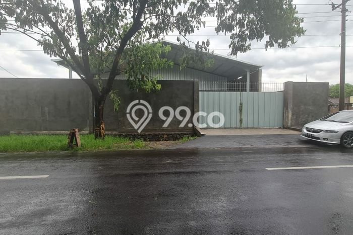 Unit Gudang Paling Strategis di Kartosuro Solo dengan LB 1627m2 Unit Gudang Paling Strategis di Kartosuro Solo dengan LB 1627m2