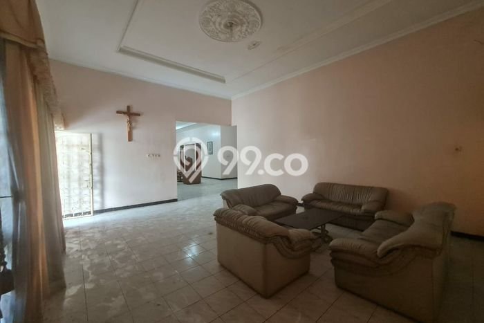 Hot Offer Hunian Mewah Ideal dan Luas di Laweyan, Solo Hot Offer Hunian Mewah Ideal dan Luas di Laweyan, Solo