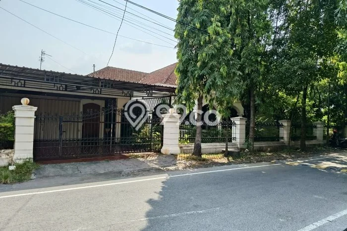 Hunian Elit LB 500m2 Siap Huni Desain Elegan di Penumping, Surakarta Hunian Elit LB 500m2 Siap Huni Desain Elegan di Penumping, Surakarta