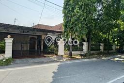 Rumah Elit Modern Tanpa Renovasi di Penumping Surakarta Rumah Elit Modern Tanpa Renovasi di Penumping Surakarta