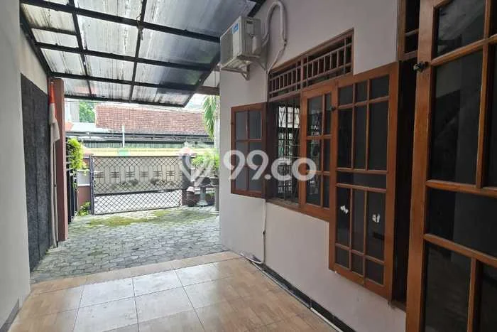 Hunian Cantik Minimalis Lb 190m2 di Banjarsari, Surakarta Hunian Cantik Minimalis Lb 190m2 di Banjarsari, Surakarta