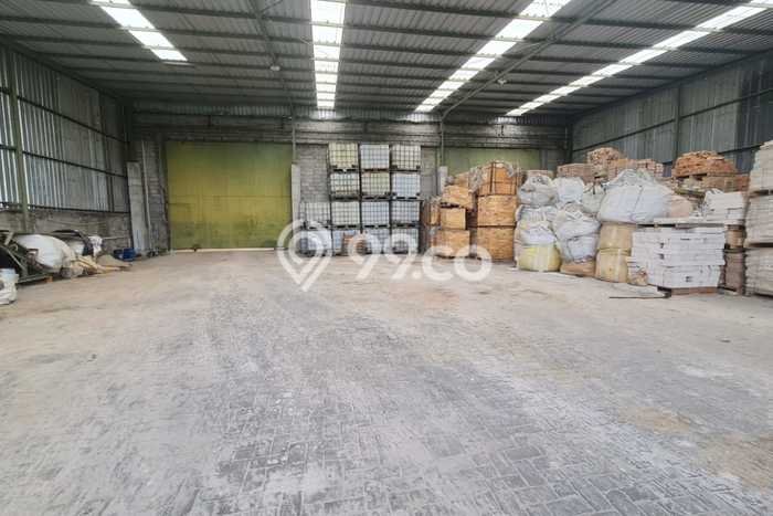 LOKASI PREMIUM! Gudang Kawasan Bendosari, Luas 2569m², Pusat Komersial LOKASI PREMIUM! Gudang Kawasan Bendosari, Luas 2569m², Pusat Komersial