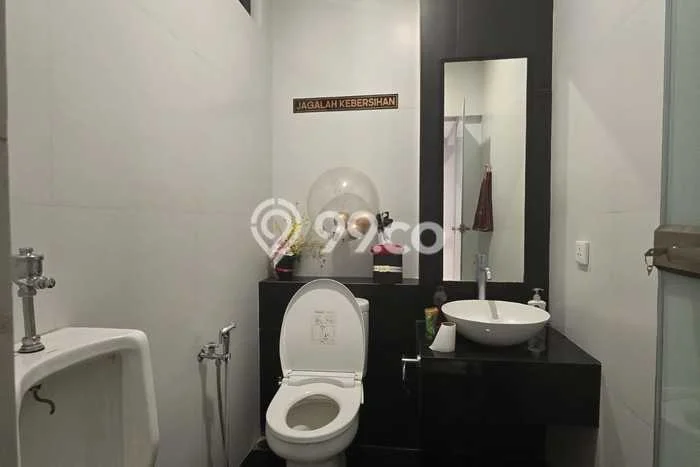 Ruko Dijual di Prime Area Surakarta Luas 200m2 Ruko Dijual di Prime Area Surakarta Luas 200m2