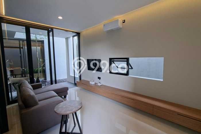 For Sale Rumah 4 Kamar Lokasi Strategis Nyaman dan Strategis di Grogol For Sale Rumah 4 Kamar Lokasi Strategis Nyaman dan Strategis di Grogol
