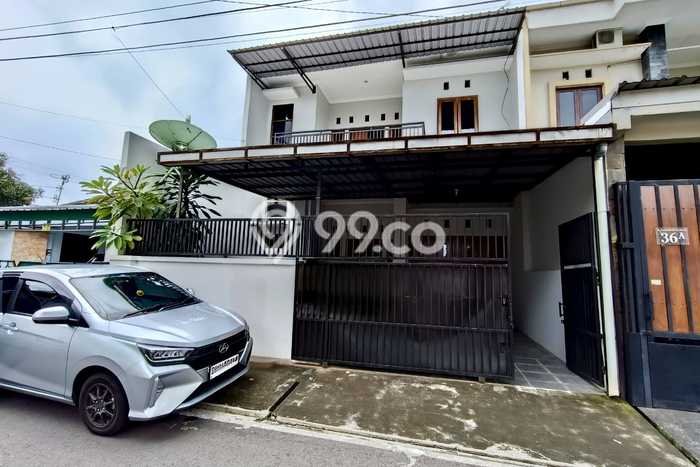 Jual Rumah Bagus Siap Huni LB 225m2 di Banjarsari, Solo Jual Rumah Bagus Siap Huni LB 225m2 di Banjarsari, Solo