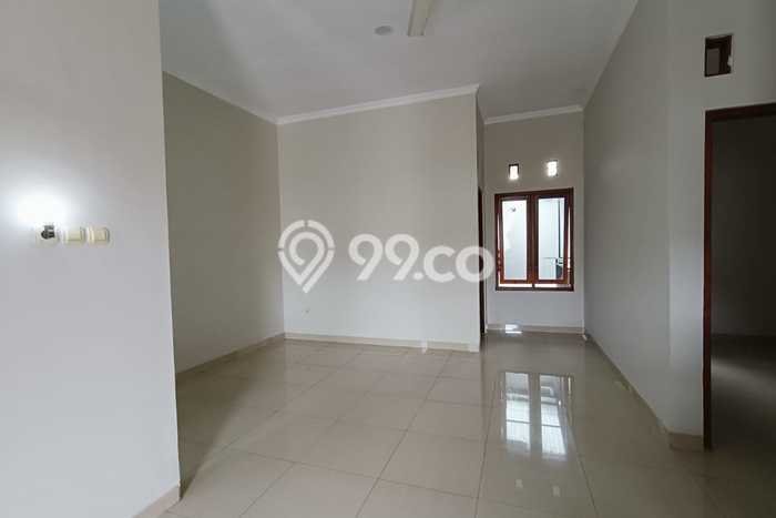 Jual Rumah Bagus Siap Huni LB 225m2 di Banjarsari, Solo Jual Rumah Bagus Siap Huni LB 225m2 di Banjarsari, Solo