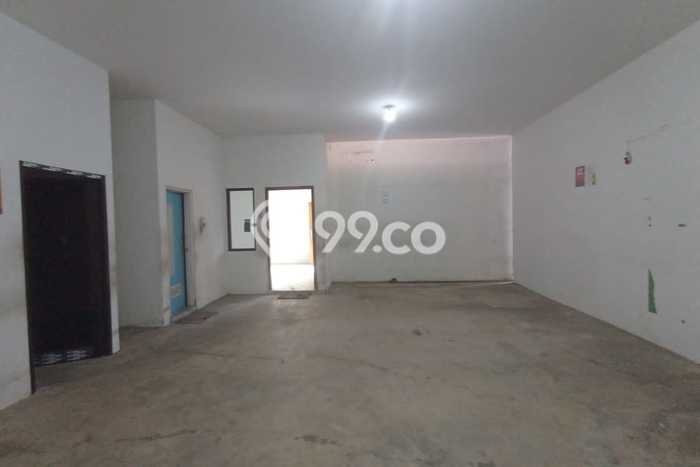 LOKASI PREMIUM! Gudang di Jaten, Luas 600m², Area Ramai LOKASI PREMIUM! Gudang di Jaten, Luas 600m², Area Ramai