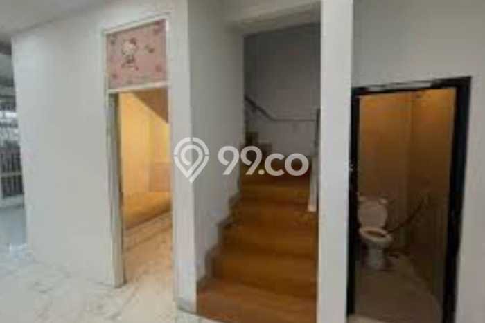 Rumah Minimalis 2 KT di Taman Surya Jakarta Barat Semi Furnished Rumah Minimalis 2 KT di Taman Surya Jakarta Barat Semi Furnished