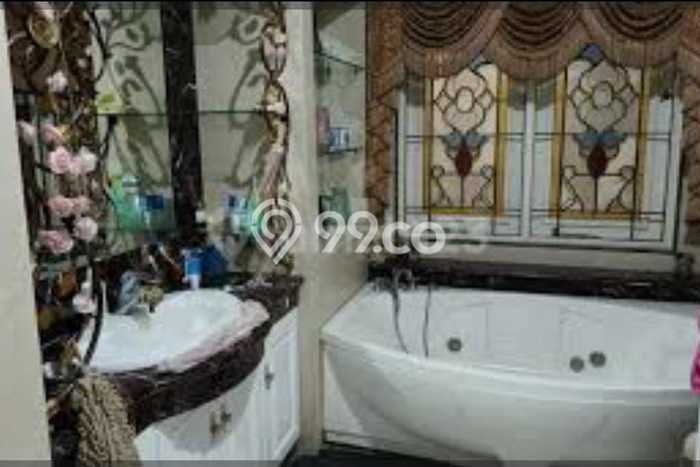 Jual Rumah Mewah Elegan Dengan View Cantik di Taman Palem, Jakarta Barat Jual Rumah Mewah Elegan Dengan View Cantik di Taman Palem, Jakarta Barat