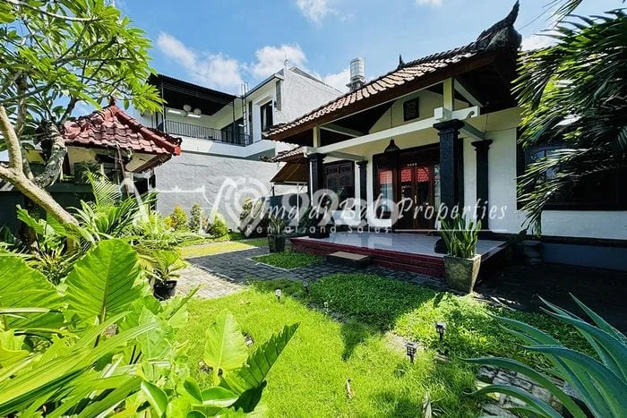 Jarang Ada! Rumah Sewa 2 Kamar Nyaman Siap Huni Kerobokan Jarang Ada! Rumah Sewa 2 Kamar Nyaman Siap Huni Kerobokan