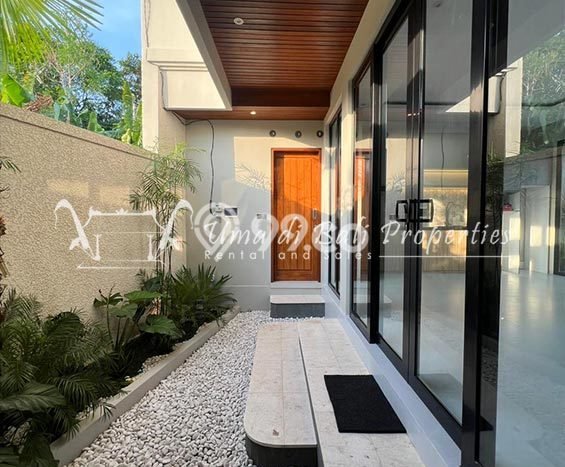 Disewakan! Rumah 2 Kamar Tidur &
2 Kamar Mandi di Canggu, Badung Disewakan! Rumah 2 Kamar Tidur &
2 Kamar Mandi di Canggu, Badung