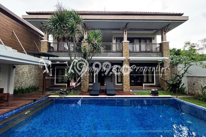 Sewa Rumah Harga Terjangkau di Seminyak Badung Punya 4 KT Sewa Rumah Harga Terjangkau di Seminyak Badung Punya 4 KT