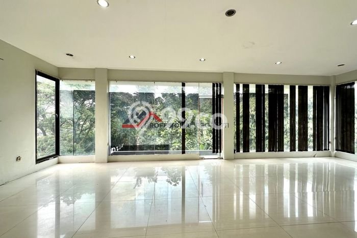 Kantor Dijual di Jakarta Selatan LT 240m2 & LB 320m2 Lokasi Terbaik! Kantor Dijual di Jakarta Selatan LT 240m2 & LB 320m2 Lokasi Terbaik!