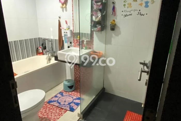 Dijual Rumah Luas Elegan Dengan View Eksklusif di Duri Kosambi, Jakarta Barat Dijual Rumah Luas Elegan Dengan View Eksklusif di Duri Kosambi, Jakarta Barat