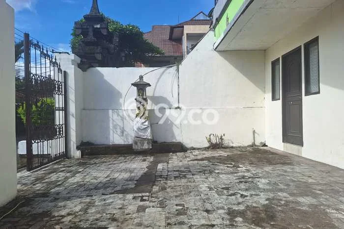 GOOD DEAL! Rumah Premium area , Luas 330m2m² Bangunan 570m2m² GOOD DEAL! Rumah Premium area , Luas 330m2m² Bangunan 570m2m²