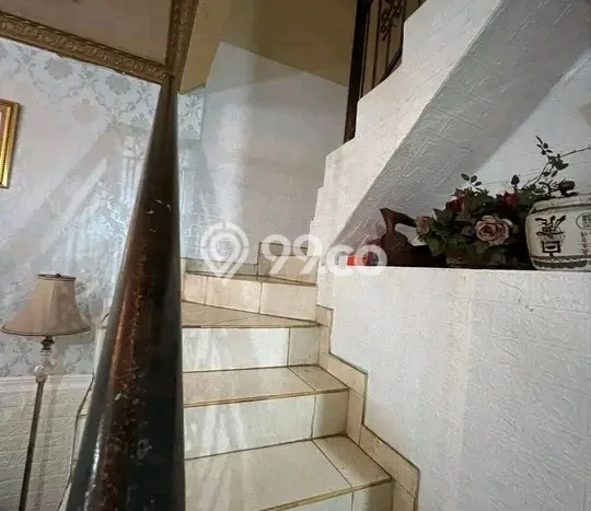 Rumah Luas Asri 7 KT Siap Pakai di Menteng Dalam Jakarta Selatan Rumah Luas Asri 7 KT Siap Pakai di Menteng Dalam Jakarta Selatan