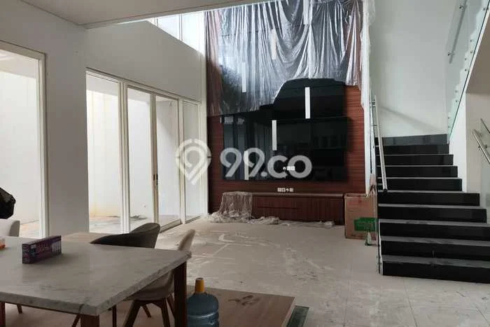Lokasi terbaik! Rumah siap huni dikontrakkan di Wiyung LB 313m2 Lokasi terbaik! Rumah siap huni dikontrakkan di Wiyung LB 313m2