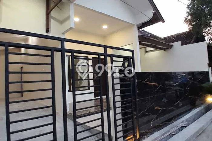 Jual Rumah Favorit Siap Huni LB 180m2 di Semarang Barat, Semarang Jual Rumah Favorit Siap Huni LB 180m2 di Semarang Barat, Semarang