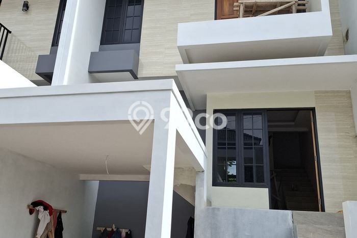 Rumah Modern Cantik 3 KT Bisa Langsung Pindah di Banyumanik Rumah Modern Cantik 3 KT Bisa Langsung Pindah di Banyumanik