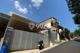 Rumah Modern area Banyumanik, Semarang, LT 200m² Bangunan 200m² Rumah Modern area Banyumanik, Semarang, LT 200m² Bangunan 200m²