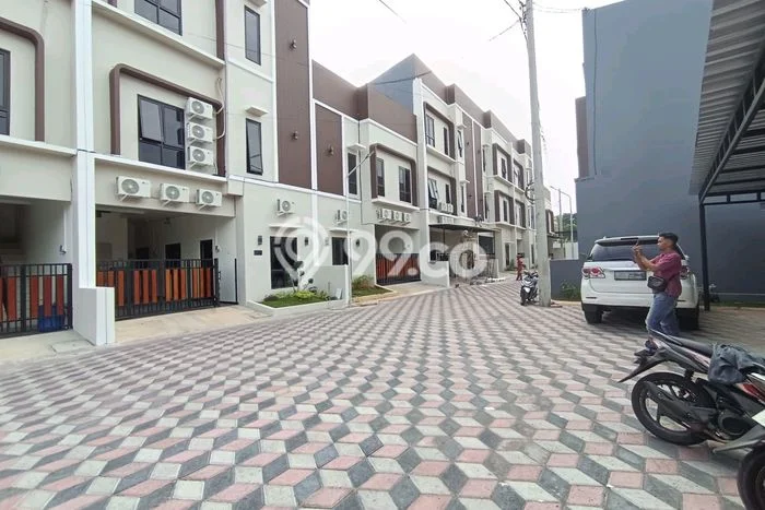 For Sale Rumah 5 Kamar Lokasi Strategis Bagus dan Strategis di Tembalang For Sale Rumah 5 Kamar Lokasi Strategis Bagus dan Strategis di Tembalang
