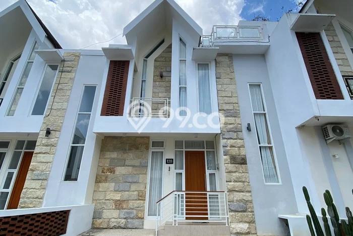 Lokasi terbaik! Rumah siap huni dikontrakkan di Batu LB 100m2 Lokasi terbaik! Rumah siap huni dikontrakkan di Batu LB 100m2