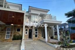 Rumah Modern Cantik 3 Kamar Bisa Langsung Pindah di Batu Rumah Modern Cantik 3 Kamar Bisa Langsung Pindah di Batu