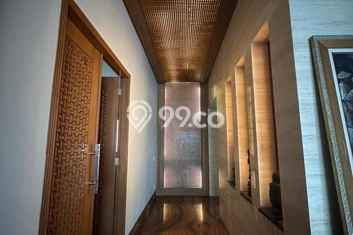 Rumah Elit LB 1400m2 Siap Pakai Desain Elegan di Pondok Indah, Jakarta Selatan Rumah Elit LB 1400m2 Siap Pakai Desain Elegan di Pondok Indah, Jakarta Selatan