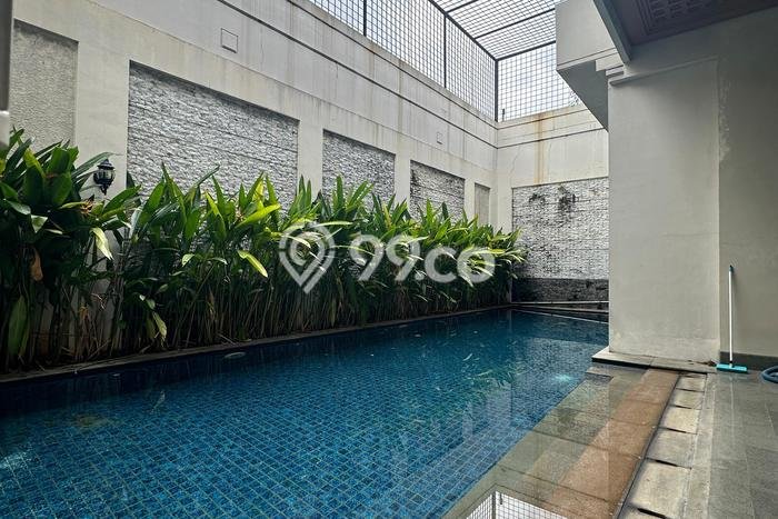 Rumah Elit LB 1400m2 Siap Pakai Desain Elegan di Pondok Indah, Jakarta Selatan Rumah Elit LB 1400m2 Siap Pakai Desain Elegan di Pondok Indah, Jakarta Selatan