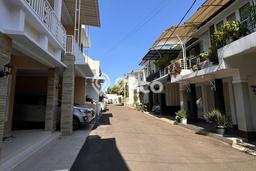 SPECIAL OFFER! Rumah di Pondok Kelapa, 4 KT, Lingkungan Asri, LT 120m² LB 210m² SPECIAL OFFER! Rumah di Pondok Kelapa, 4 KT, Lingkungan Asri, LT 120m² LB 210m²
