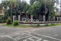 Ready to Use! Premium House LT 535m2 Desain Elegan di Raya A Yani Ready to Use! Premium House LT 535m2 Desain Elegan di Raya A Yani