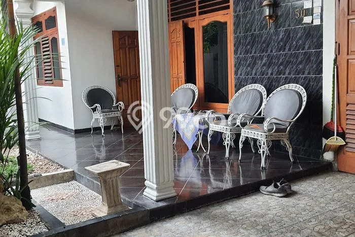 Rumah Elit Modern Siap Huni di Kutisari Surabaya Rumah Elit Modern Siap Huni di Kutisari Surabaya