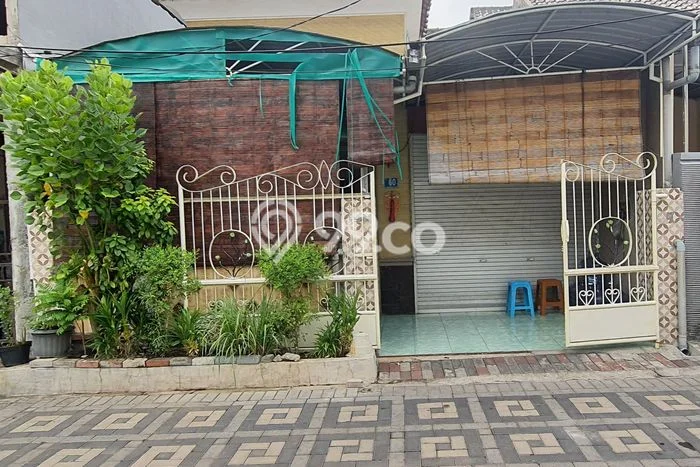 Hunian Nyaman Asri 3 KT Siap Huni di Raya A Yani Surabaya Hunian Nyaman Asri 3 KT Siap Huni di Raya A Yani Surabaya