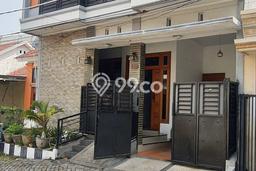 Dijual Cepat Rumah Favorit Siap Huni LB 240m2 di Waru, Sidoarjo Dijual Cepat Rumah Favorit Siap Huni LB 240m2 di Waru, Sidoarjo
