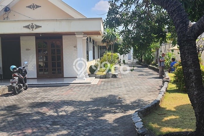 Rumah Luxury Modern Siap Huni di Diponegoro Surabaya Rumah Luxury Modern Siap Huni di Diponegoro Surabaya