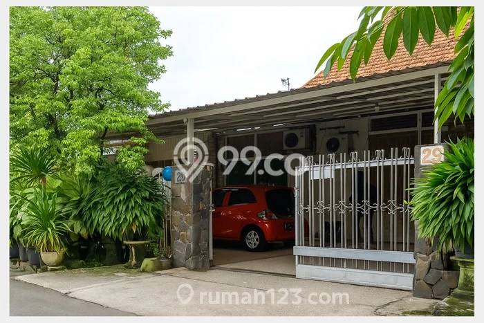 Ready to Use! Luxury House LT 812m2 Desain Modern di Surabaya Kota Ready to Use! Luxury House LT 812m2 Desain Modern di Surabaya Kota