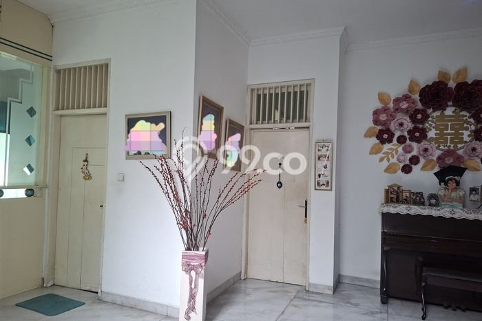 Jual Rumah Mewah Elegan Dengan View Eksklusif di Puri Indah, Jakarta Barat Jual Rumah Mewah Elegan Dengan View Eksklusif di Puri Indah, Jakarta Barat