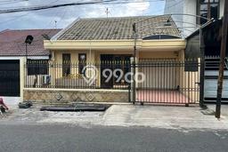 UNIT TERBATAS! Rumah di Dukuh Pakis, 3 KT, Luas 180m2m² LB 180m2m² UNIT TERBATAS! Rumah di Dukuh Pakis, 3 KT, Luas 180m2m² LB 180m2m²