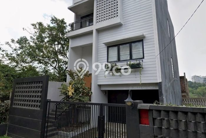LOKASI TERBAIK! Rumah di Dago, 4 KT, Lingkungan Elite, LT 110m² Bangunan 219m² LOKASI TERBAIK! Rumah di Dago, 4 KT, Lingkungan Elite, LT 110m² Bangunan 219m²