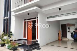 INVESTASI TEPAT! Rumah di Turangga, Luas 127m² Bangunan 160m² INVESTASI TEPAT! Rumah di Turangga, Luas 127m² Bangunan 160m²