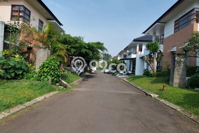 Rumah Luxury Modern Tanpa Renovasi di Cigadung Bandung Rumah Luxury Modern Tanpa Renovasi di Cigadung Bandung